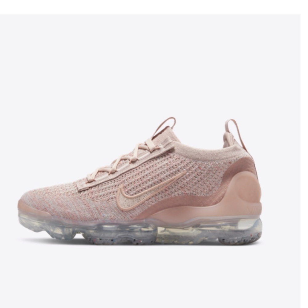 Brand new Nike Air VaporMax 2021 Flyknit woman’s shoes size 8 pink